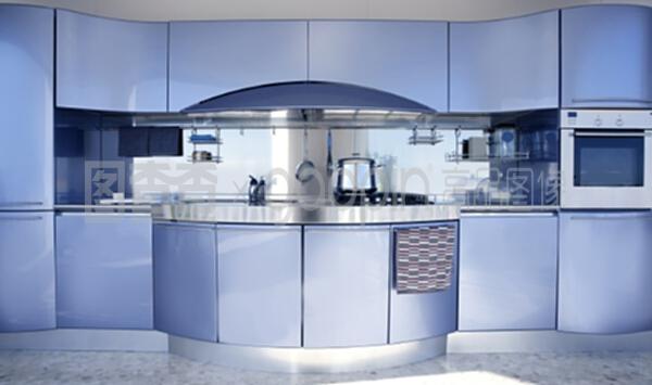 藍(lán)色銀色廚房 現(xiàn)代建筑裝飾的時(shí)尚融合